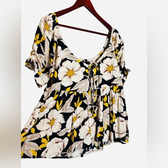 Volcom Grooovestones Puff Sleeve Black White Floral Tropical Summer Aloha Top - Picture 12 of 15